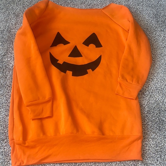 Off the shoulder pumpkin sweatshirt - Picture 1 of 3